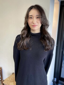 レイヤーロング×透明感アッシュブラウン