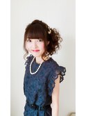 レースのドレスにピッタリな柔らかカールヘアアレンジ