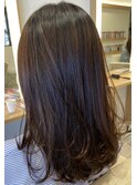 艶感グレージュ　ミディアムレイヤースタイル