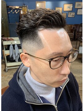 フリーク バーバーショップ 都島店(FREAK BARBER SHOP) バーバースタイルフェードリバースパーマ