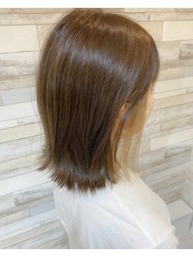 マーリャヘアー(mallia hair) くびれ外ハネミディアム