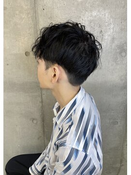ゼンコー アオヤマ(ZENKO Aoyama) 横顔が素敵に決まるツーブロックニュアンスパーマ【表参道】