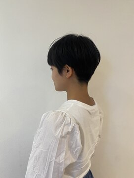 ユーフォリア 青山(Euphoria) 20代30代40代刈り上げ小顔補正立体カット