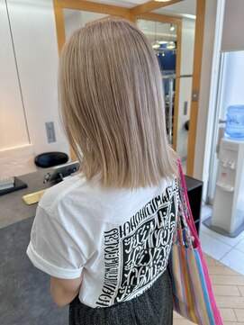 ユニ バイ マグ 長野店(Uni.by Mag) 大人可愛いミルクティーベージュダブルカラーボブ透明感小顔