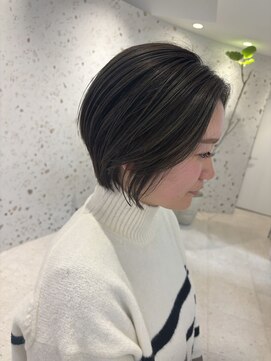 アヴァンセスリール(AVANCER sourire) 大人ショートにオリーブベージュ