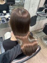 透明感たっぷりオリーブグレージュ