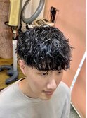 波巻きスパイラルパーマ ツーブロック 刈り上げ