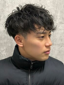 ヒロギンザ 新橋銀座口店(HIRO GINZA)の写真/【最終受付21時/個室】リピーターに絶大人気を誇る「ツーブロック×パーマ」手入れの簡単さに虜に![理容室]