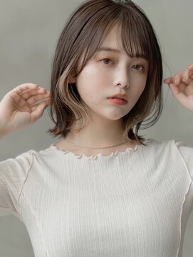 ケアリー プレナ海浜幕張(Carelly) デザインカラー/レイヤーカット/ウェットヘア/オリーブベージュ