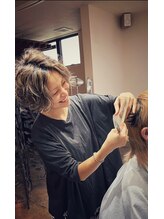 BLOOM hairのスタイリスト紹介！！