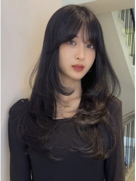 アクシス カリヤ(`AXIS KARIYA) 黒髪でもやわらかなレイヤースタイル