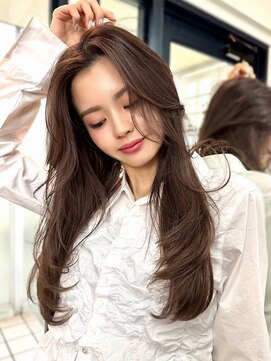かきあげ前髪カーテンバングレイヤーカット韓国ヘア20代