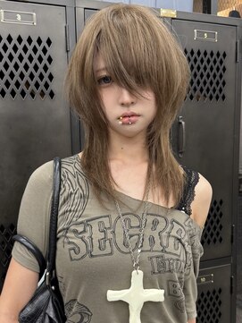 原宿/ウルフカット レイヤー デザインカラー ルーツカラー   