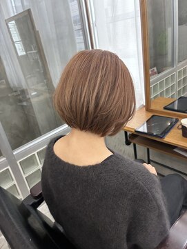 大人ショートレイヤー白髪ぼかし脱白髪染め40代50代60代