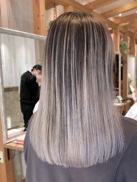 ラグーン(LAGOON) バレイヤージュグレージュハイライトダブルカラーケアブリーチ