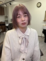 ナビ(nabi) レイヤーボブとハイトーンピンクベージュ