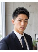 大人の清潔感を引き立てる爽やか好印象ビジネスショートヘア定番