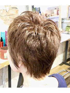 ムニ(Muni) B"15　＃ウルフショート×ハイトーン白髪染め