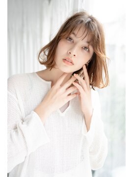 マグノリア オモテサンドウ(MAGNOLiA Omotesando) 柔らかエアウェーブで大人かわいいフェザーバングフレアボブ