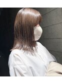 「脱白髪染め」切りっぱなし大人ボブ