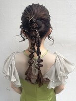 ディティカレスト(Dityca rst)&nbsp;流行りの個性的ツイン編みおろし