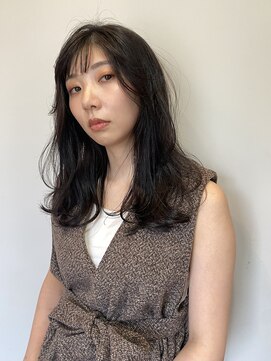 ニナ(Nina by Babylone) 暗髪カラー×重めロングスタイル