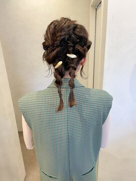 リタ(Lita.) ツインアレンジ ヘアアレンジ ヘアセット 編みおろし ローポニー