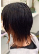 Sポワール くびれレイヤー 外ハネ インナーカラー