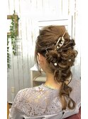 ヘアアクセが光る♪ゆるふわツイスト編みおろし