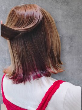 ルッカ(Rukka) インナーカラー切りっぱなしボブ