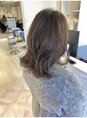 外ハネミディアムオリーブグレージュウェーブミディアム赤羽美容