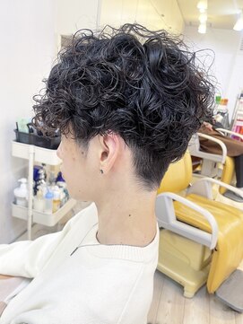 モリオ フロム ロンドン 成増店 【morio成増 セリザワ】メンズ刈り上げショート パーマ