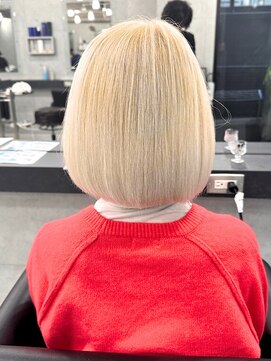 エンディアリング 東銀座(Endearing) ★レイヤーカット イメチェン 美髪 ホワイトブロンド