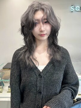 ソル ジングウマエ(SOL JINGUMAE) mayu//シルバー×エンドカラーブラックウルフハッシュカット