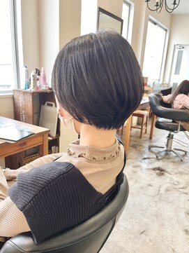 アーチ(ARCH) オリーブブラウン × ショートスタイル 《 ARCH Mayu 》