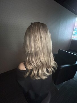 リブート(ReBoot) ホワイトカラー