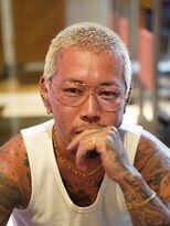 メリケンバーバーショップ コウベ(MERICAN BARBERSHOP KOBE) 抜きっぱなしブリーチベリーショートバズパンク