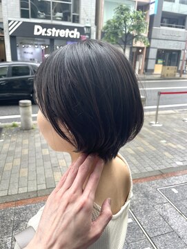 ルフトバイアンビエンテ(Luft by ambiente) くびれショートヘア