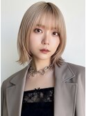 レイヤーボブ×ミルクティーベージュ/柔らかい質感で上品に