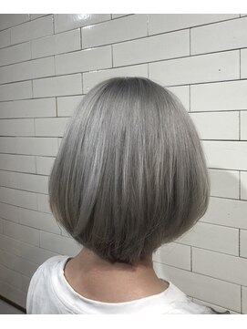 ロニカ 銀座(LOuNICA) シルバーアッシュ/ミニボブ/小顔カット/ハイトーン #銀座#東銀座