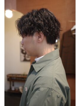 エディ(Edy) マッシュツイスパシャドウパーマメンズパーマ外国人風眉毛カット