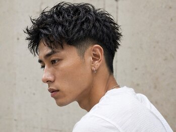ディスイズバーバー(THIS IS BARBER)の写真/フェードカット/スキンフェードなどバーバースタイルは勿論、人気のツイストスパイラルパーマもおまかせ◎