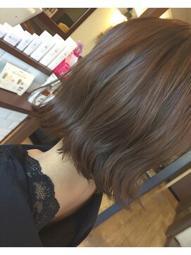 リム(RiM...) 【2、30代】外ハネラフウェーブ×透明感ベージュ