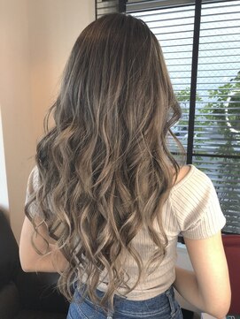 レヴェリー(REVERIE) #プルエクステ#エクステ#ハイトーン#アッシュ