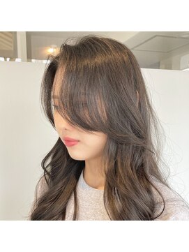 トコ(toco) ★レイヤーロング前髪薄めエモージュグレージュ