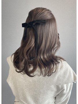 キティン 吉祥寺(kitin) 《kitin吉祥寺》ハイトーン グレージュ ハーフアップ