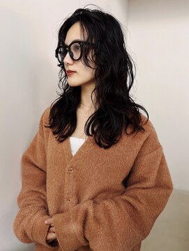 ハイカ(HYCA) 外国人のくせ毛みたいなパーマ