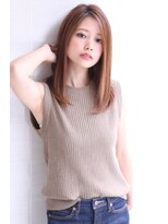 オーロ(ORO)&nbsp;毛先ワンカールで決まる大人ローレイヤースタイル