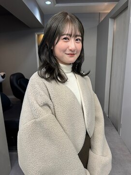 リブロ(LiBro) ネビージュ大人ガーリーウェーブミディアム似合わせカット