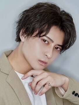 アイトーキョー 池袋(AI TOKYO) 波巻きツイスパ黒髪センターパート